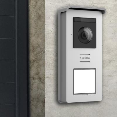 Platine de rue du visiophone Thomson Smart connect fixée sur une mur