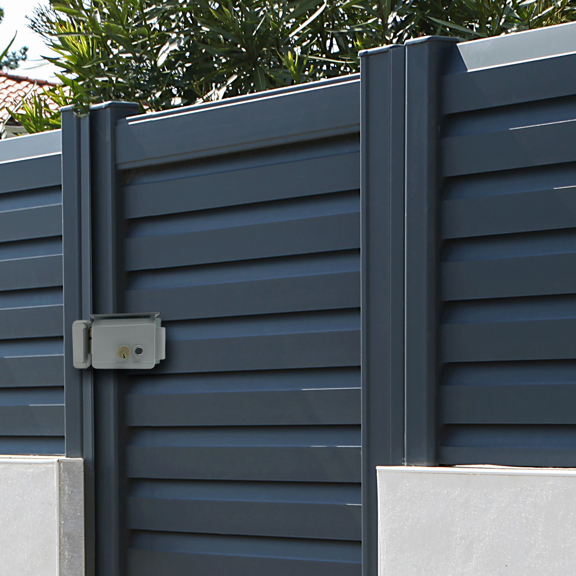 L'installation se fait en saillie (installation apparente)