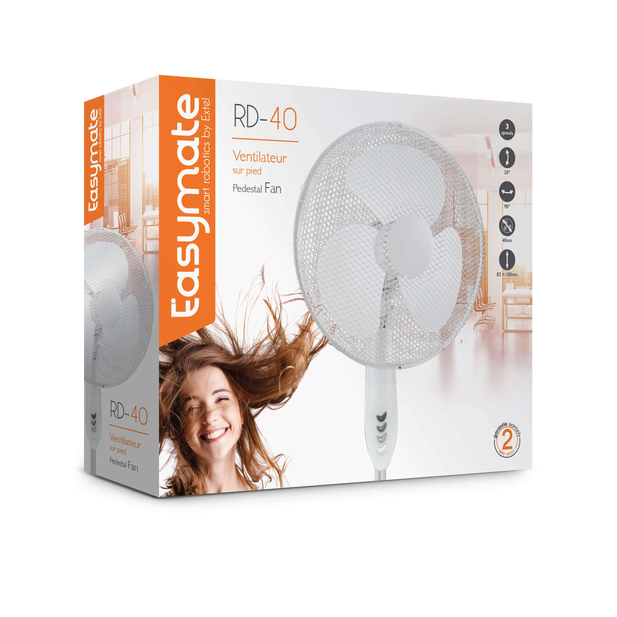Le ventilateur tourne pour ventiler toute la pièce