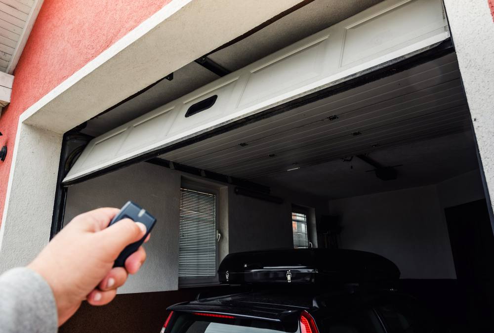 Combien coûte la motorisation d'une porte de garage ?-1